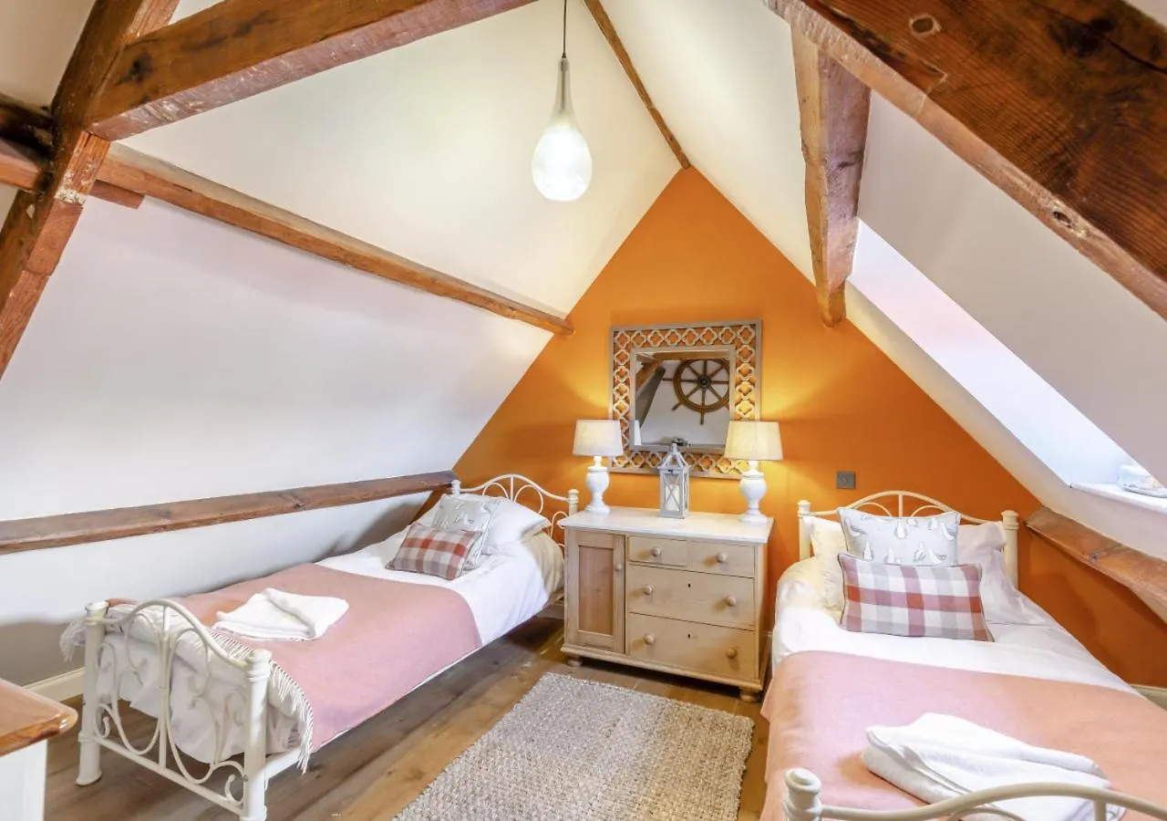 Doris Cottage Γουίτμπι 0*,  Ηνωμένο Βασίλειο